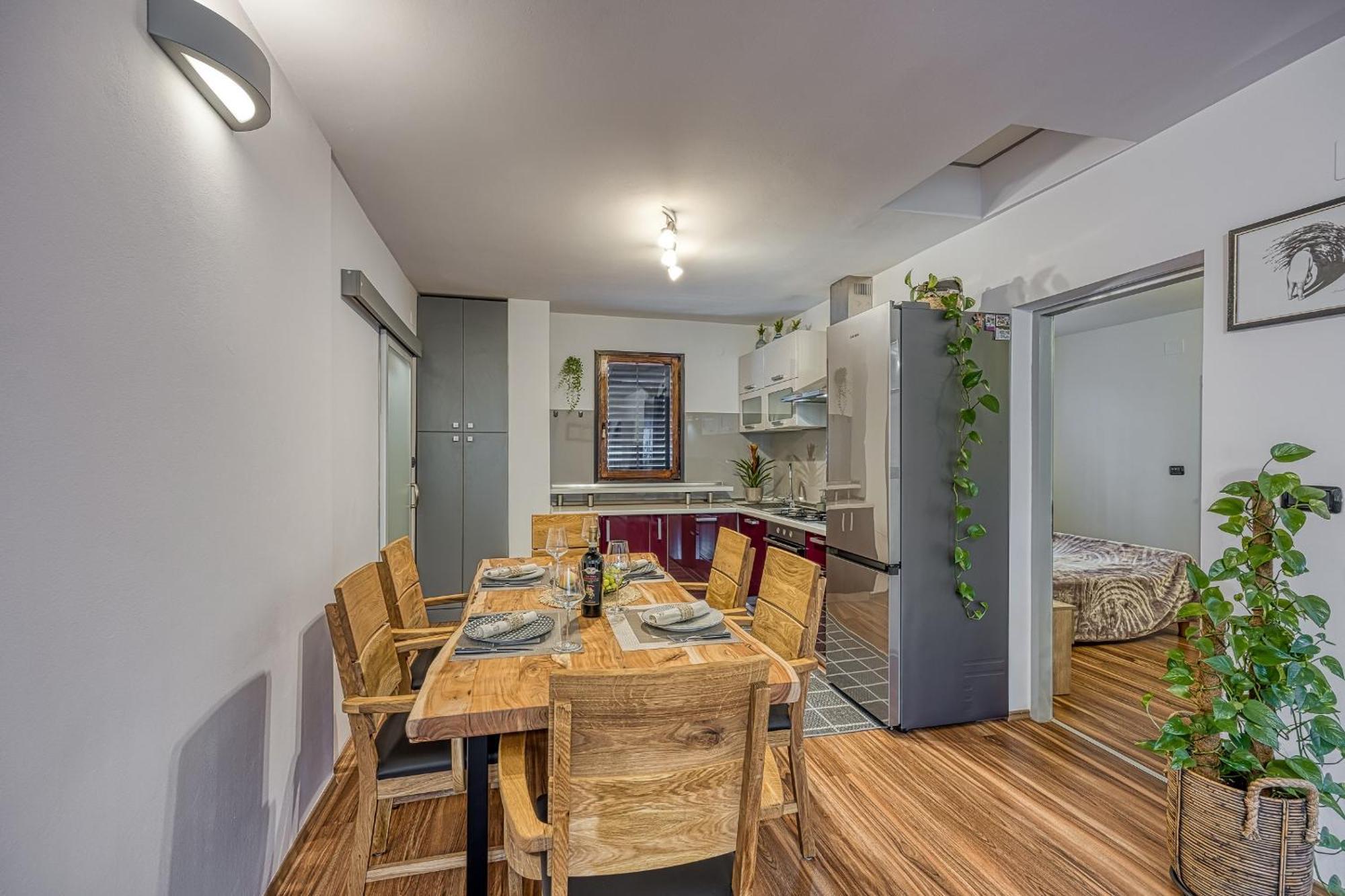 Apartments Suki โรวีน ภายนอก รูปภาพ