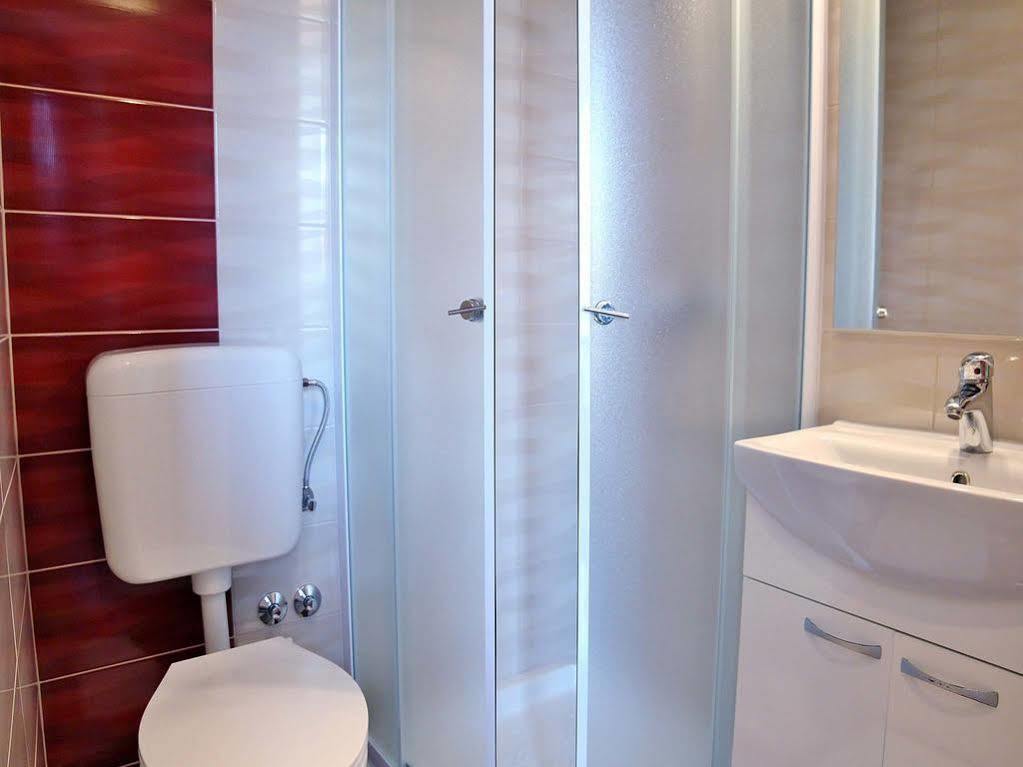 Apartments Suki โรวีน ภายนอก รูปภาพ